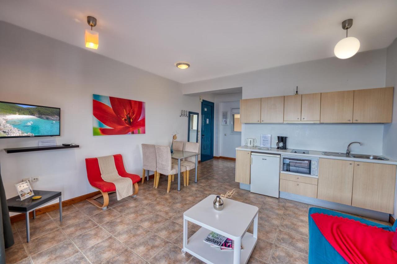 בארבאטי Glyfa Corfu Apartments מראה חיצוני תמונה